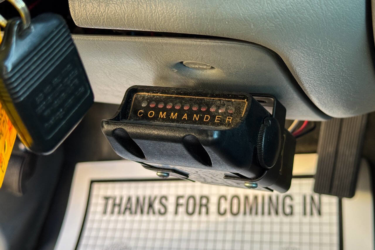 Used 2005 Ford Excursion XLT image 30