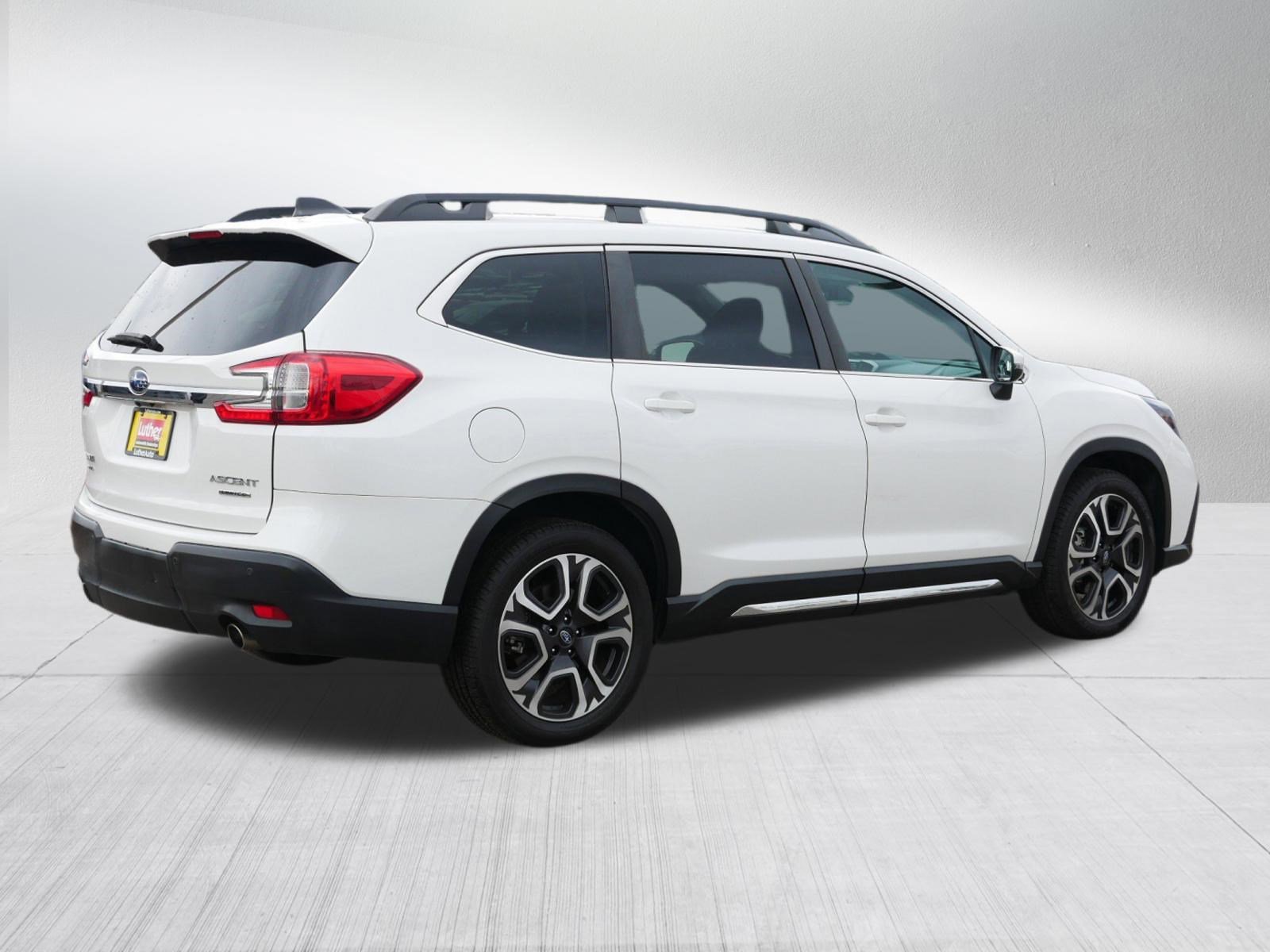 Used 2023 Subaru Ascent Limited image 7