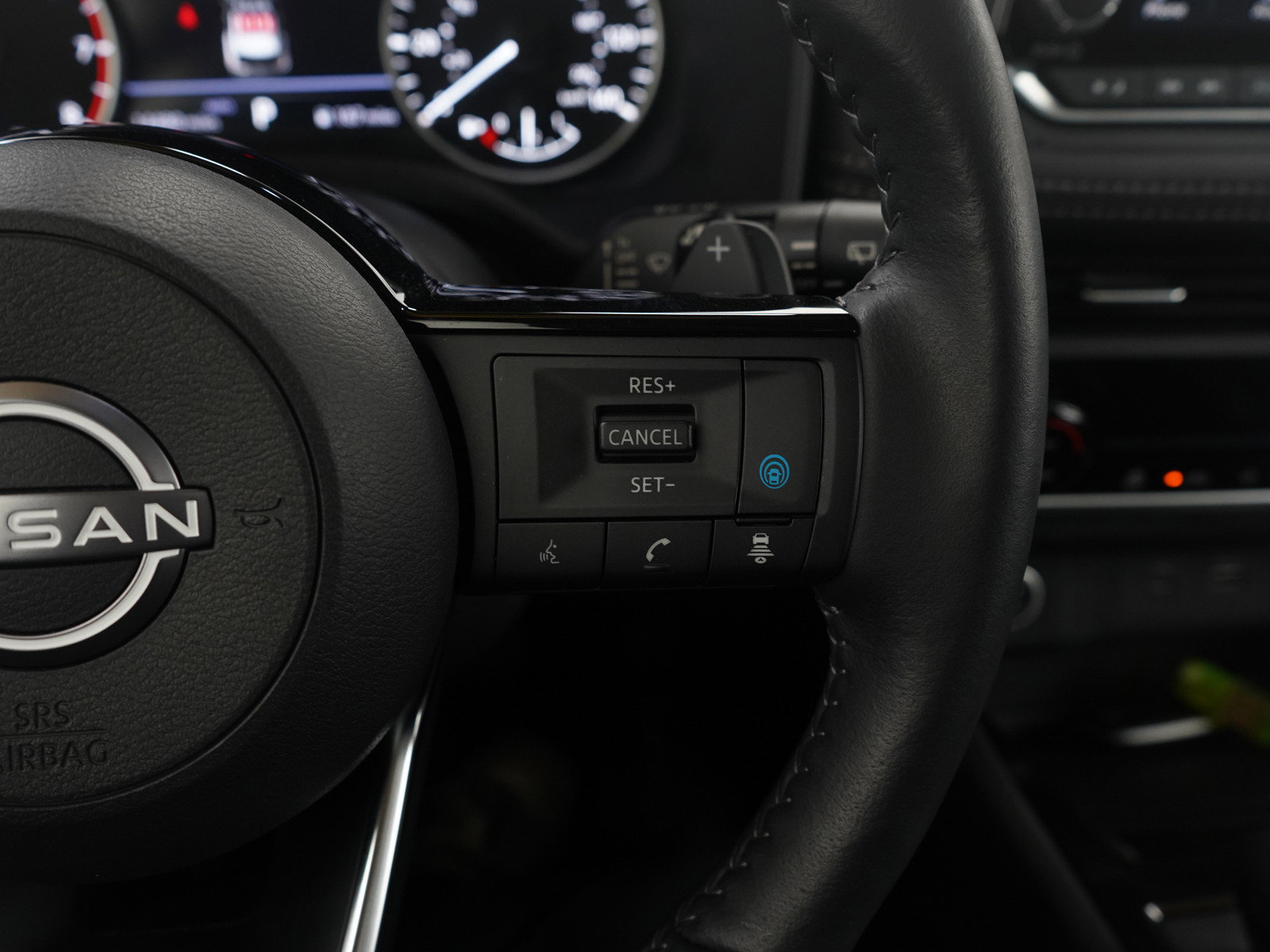 Used 2023 Nissan Rogue SV w/ SV Premium B Package image 28