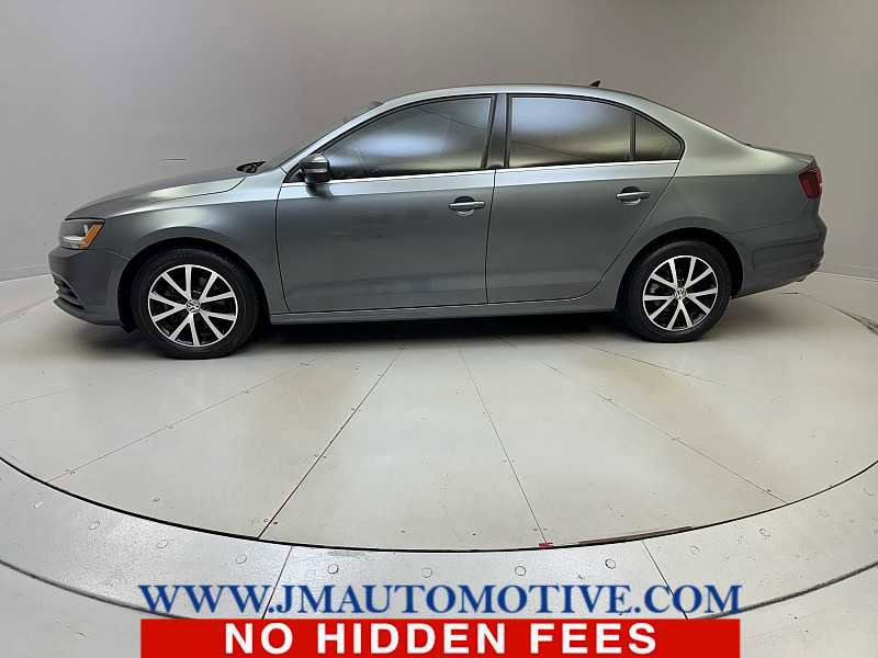 Used 2017 Volkswagen Jetta SE FWD image 2