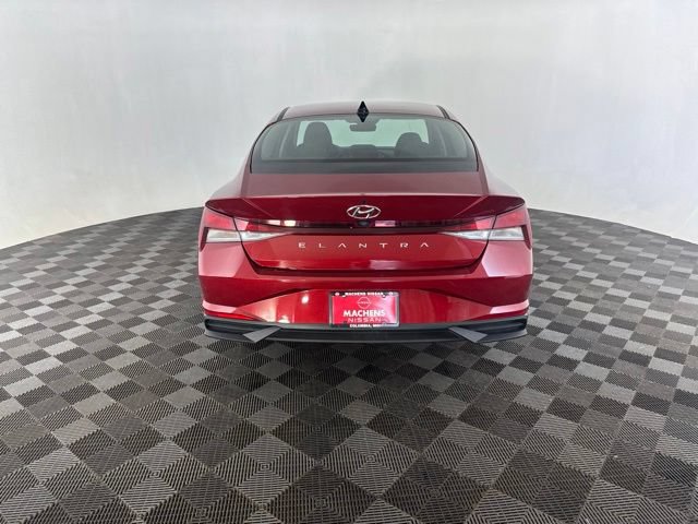 Used 2023 Hyundai Elantra SEL w/ Winter Weather Package FWD image 6