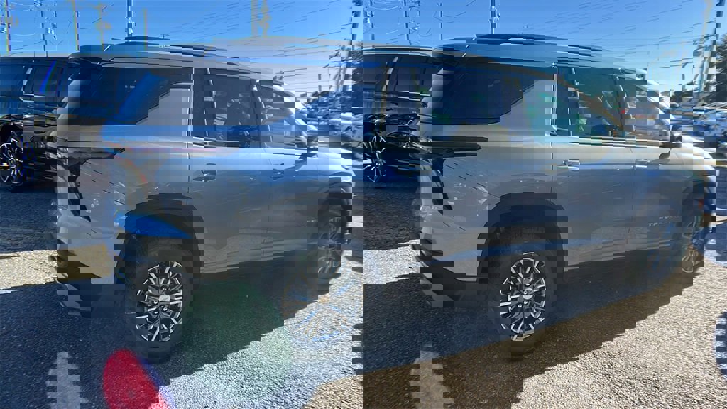 New 2026 Chevrolet Traverse LT w/ Driver Confidence Package image 5