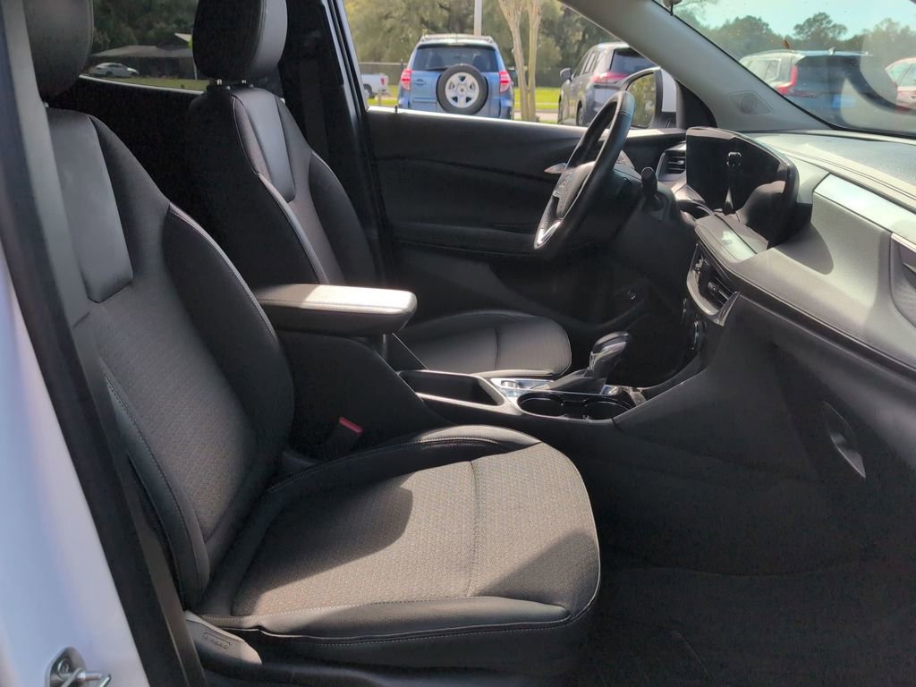 Used 2024 Buick Encore GX Preferred w/ Advanced Technology Package FWD image 31