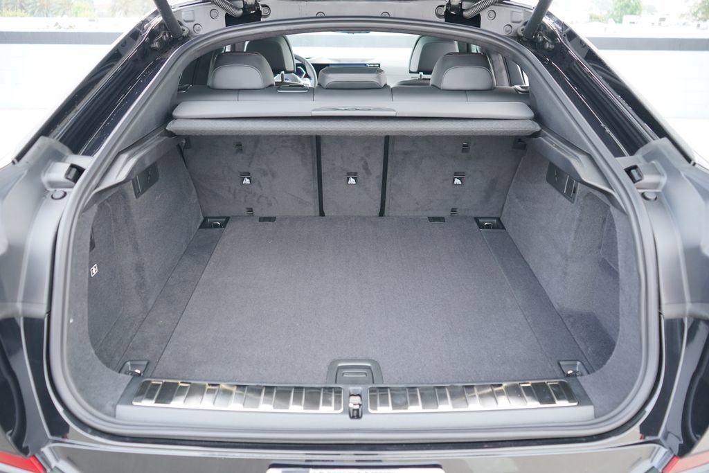 New 2026 BMW X6 xDrive40i w/ Executive Package image 19