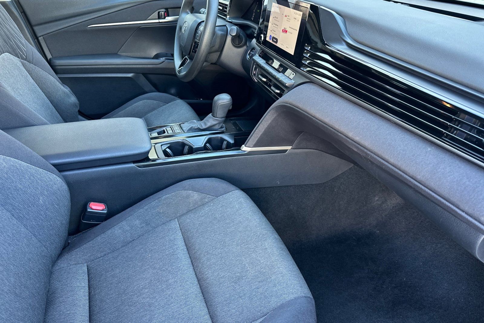 Used 2025 Toyota Camry LE image 17