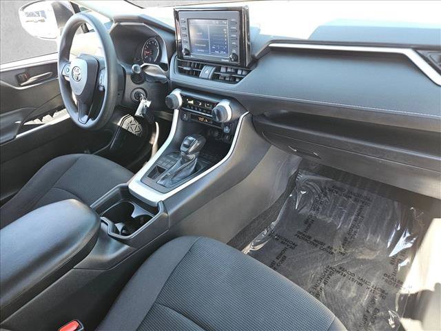 Used 2021 Toyota RAV4 LE w/ Carpet Mat Package (TMS) AWD/4WD image 22