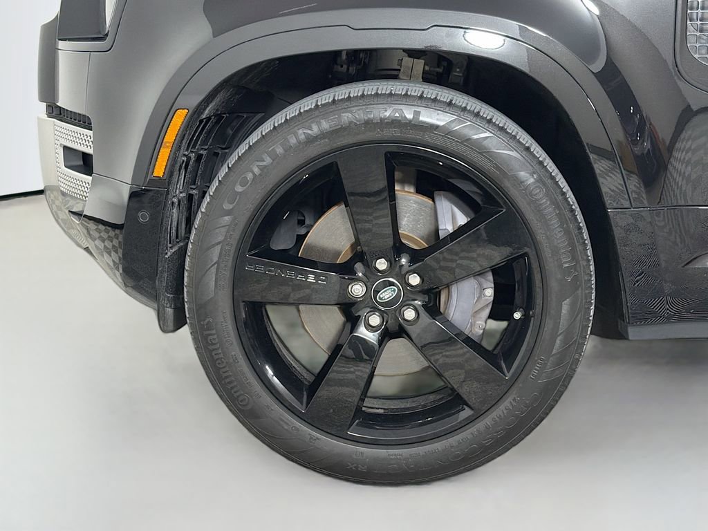 Certified 2023 Land Rover Defender 90 S AWD/4WD image 32