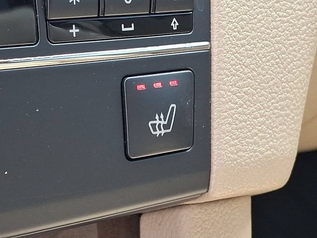 Used 2010 Mercedes-Benz E 350 4MATIC Sedan image 23