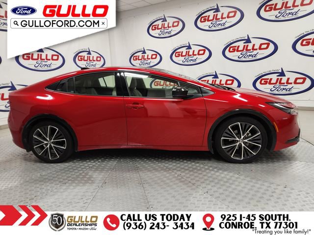 Used 2024 Toyota Prius XLE FWD image 4