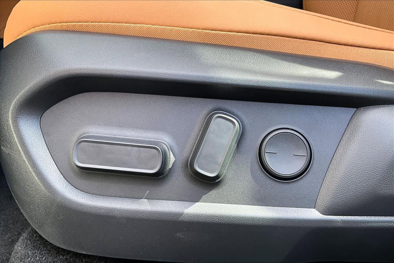New 2026 Lexus ES 350e FWD image 15
