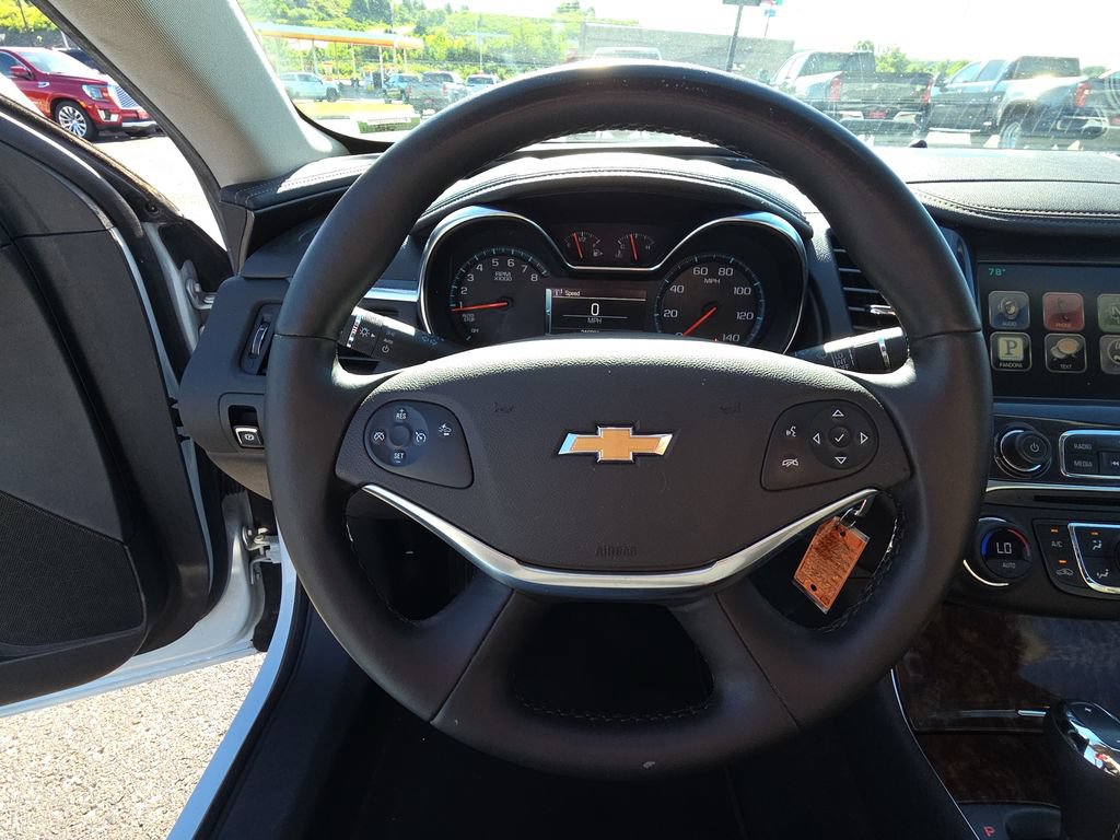 Used 2015 Chevrolet Impala LT w/ Convenience Package FWD image 16