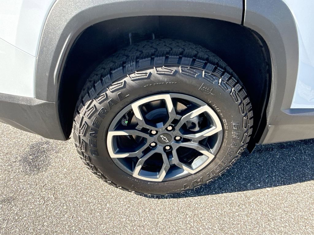 Certified 2026 Chevrolet Equinox ACTIV w/ Convenience Package III AWD/4WD image 19