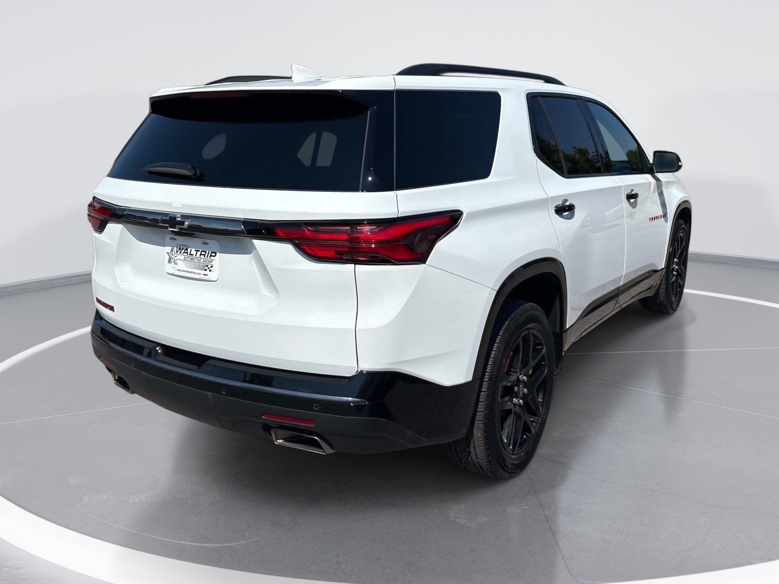 Used 2023 Chevrolet Traverse Premier w/ Redline Edition FWD image 8