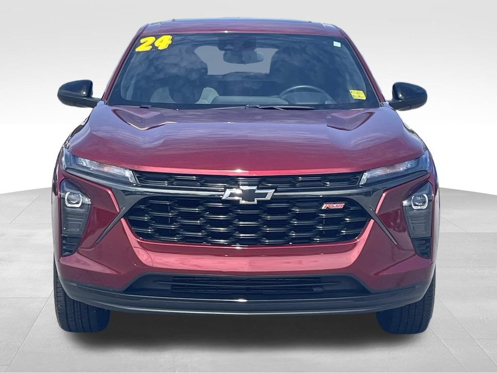 Used 2024 Chevrolet Trax RS w/ Sunroof Package FWD image 9