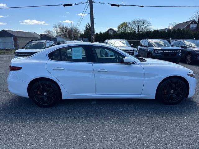 Used 2019 Alfa Romeo Giulia AWD image 6
