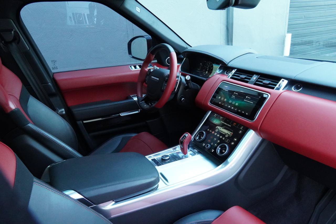 Used 2022 Land Rover Range Rover Sport SVR Carbon Edition AWD/4WD image 23