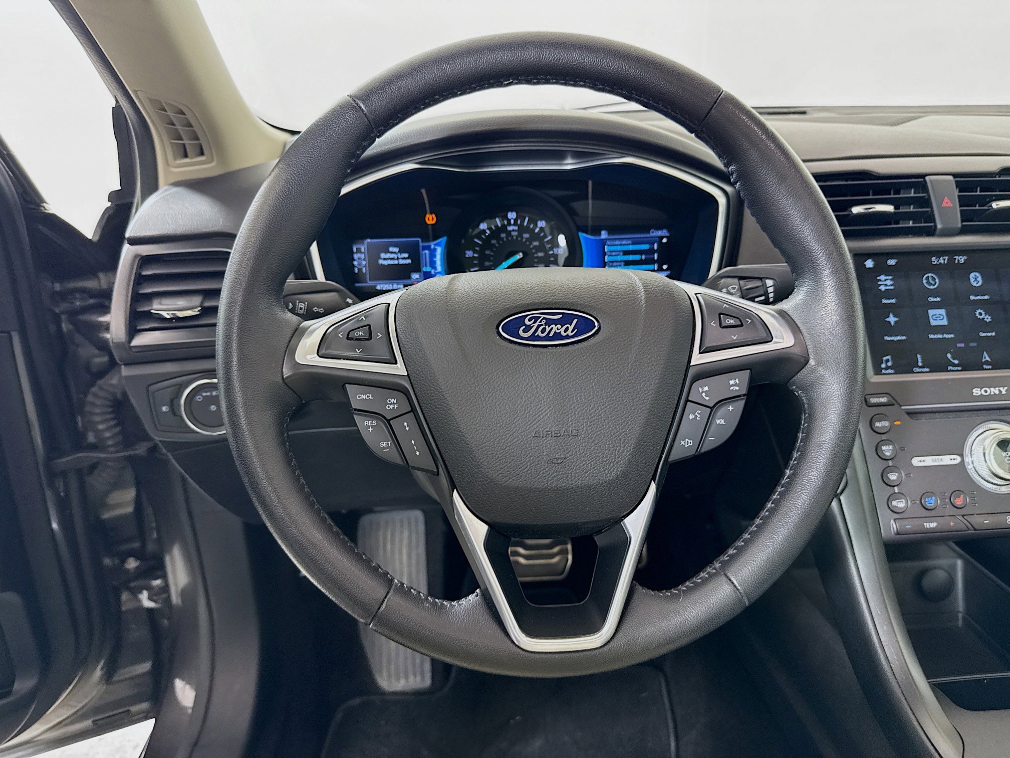 Used 2017 Ford Fusion Energi Titanium FWD image 12