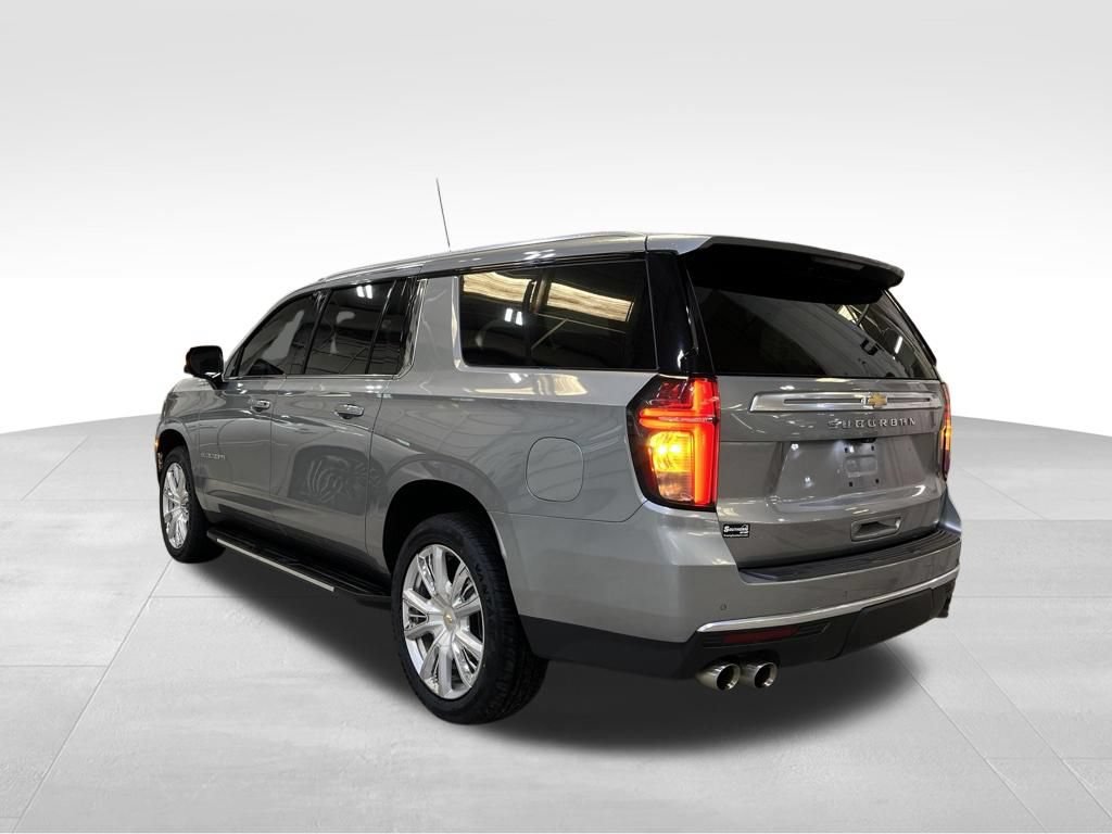 Used 2024 Chevrolet Suburban High Country w/ Max Trailering Package AWD/4WD image 3