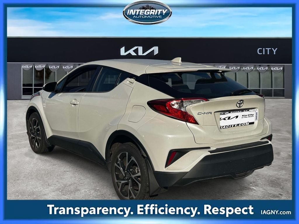 Used 2021 Toyota C-HR XLE FWD image 5