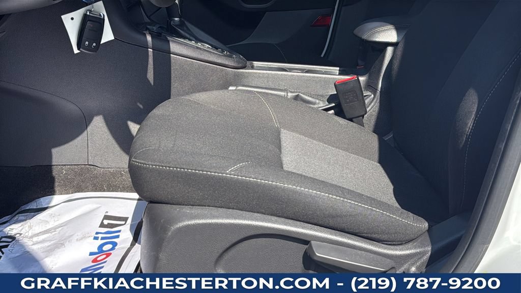 Used 2018 Ford Focus SE FWD image 25
