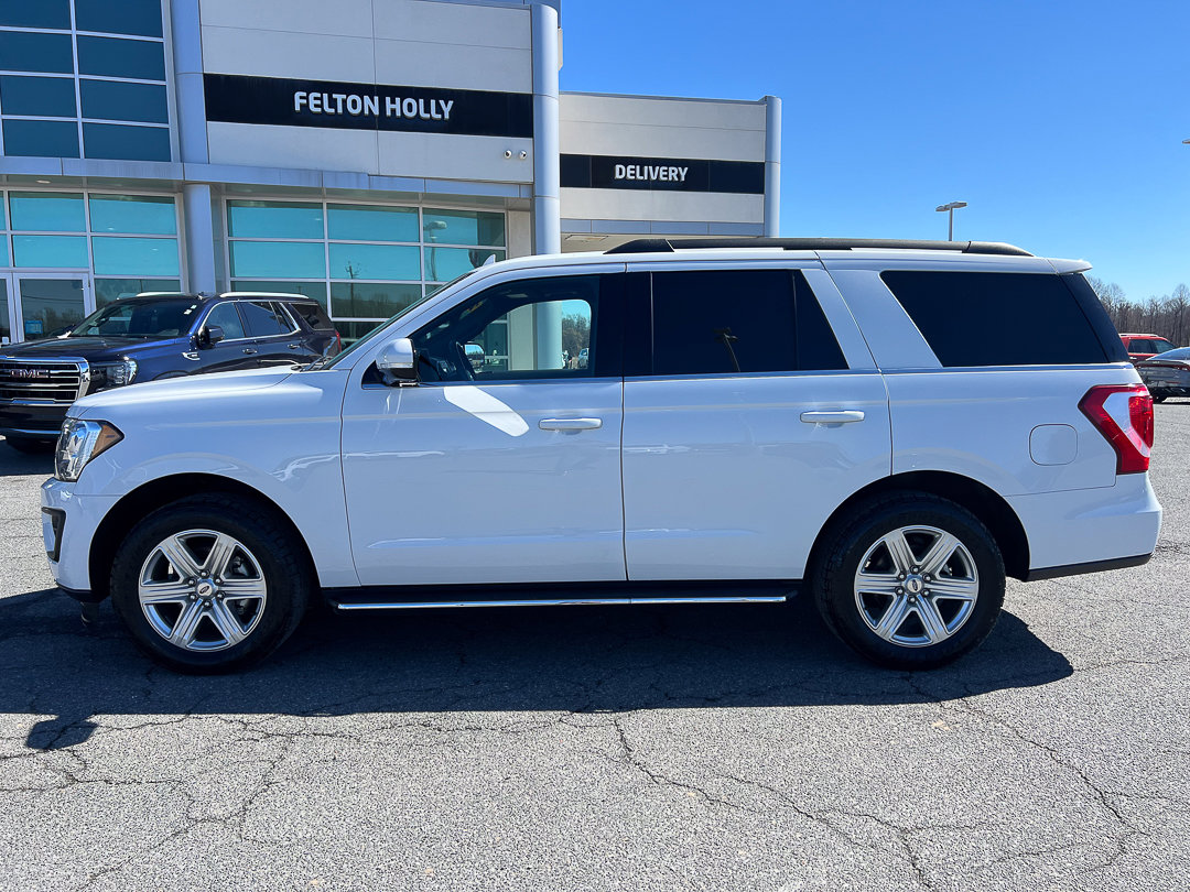Used 2020 Ford Expedition XLT w/ Equipment Group 202A AWD/4WD image 2