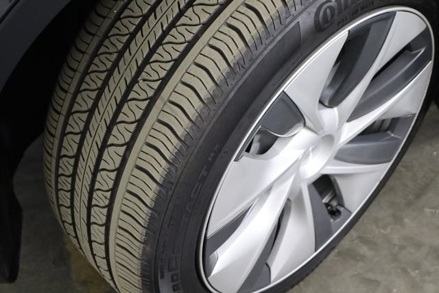 Used 2024 Tesla Model Y Long Range RWD image 38