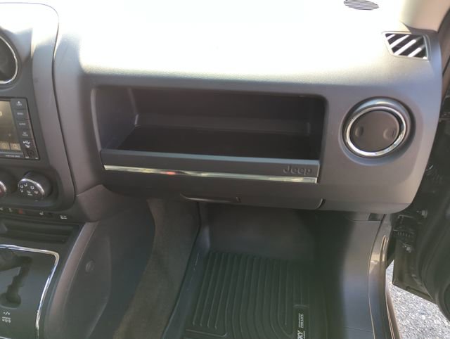 Used 2016 Jeep Patriot High Altitude image 26