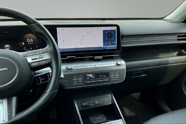 Used 2025 Hyundai Kona Limited AWD/4WD image 9