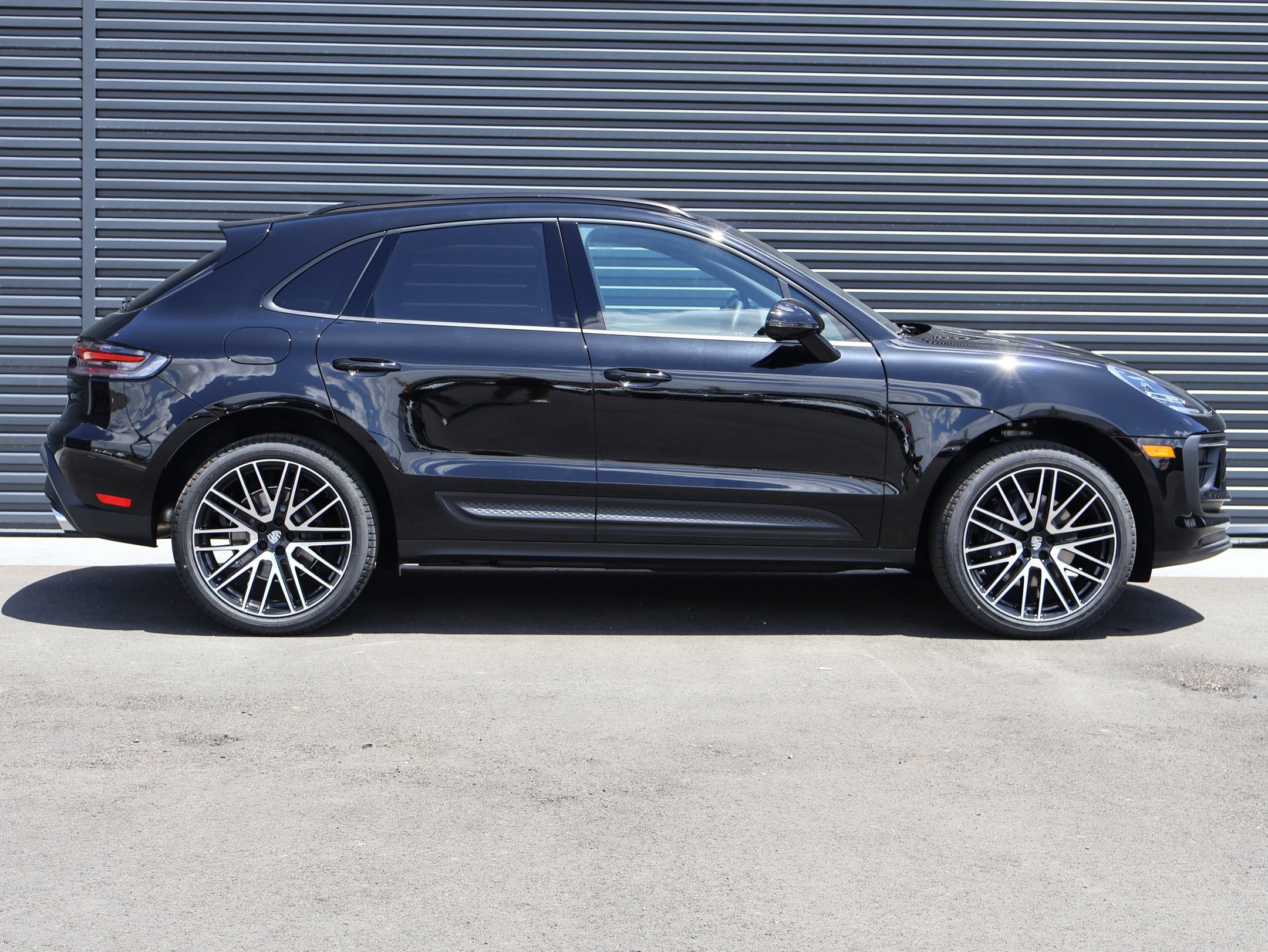 New 2026 Porsche Macan AWD/4WD image 8