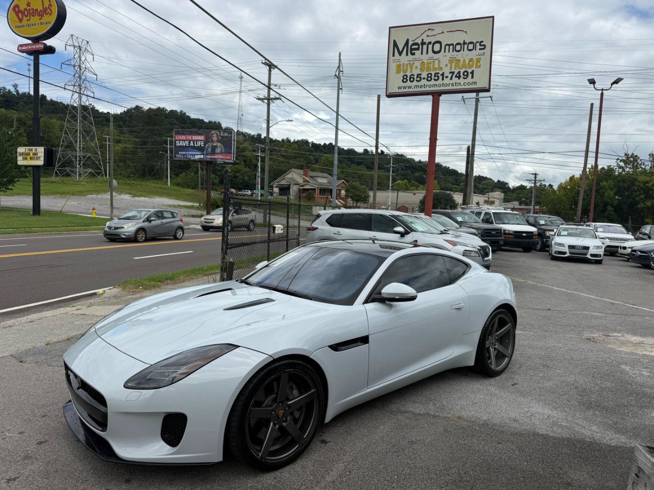 Used 2018 Jaguar F-TYPE Coupe RWD image 9