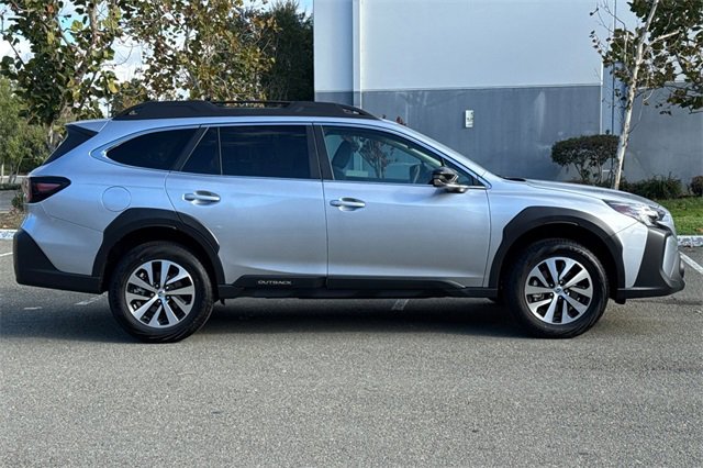 Used 2025 Subaru Outback Premium w/ Popular Package #1A image 3