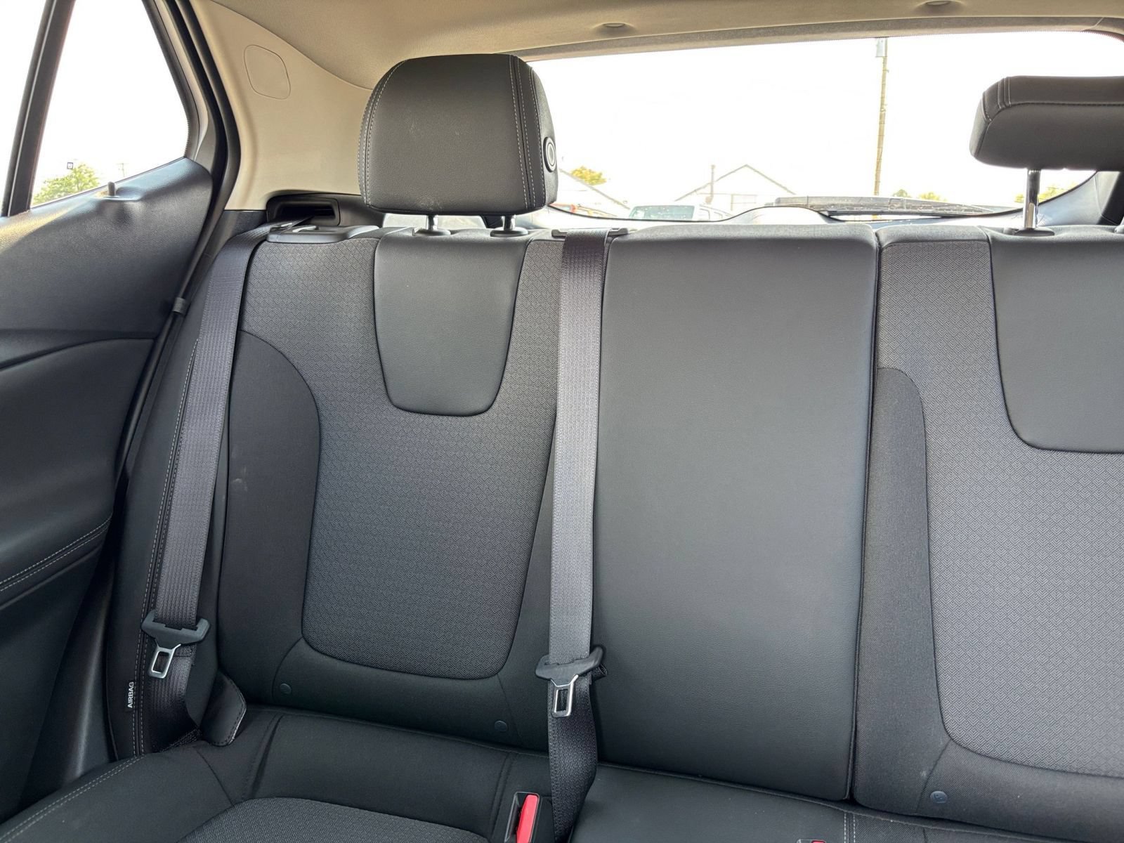 Used 2025 Buick Encore GX Preferred AWD/4WD image 37