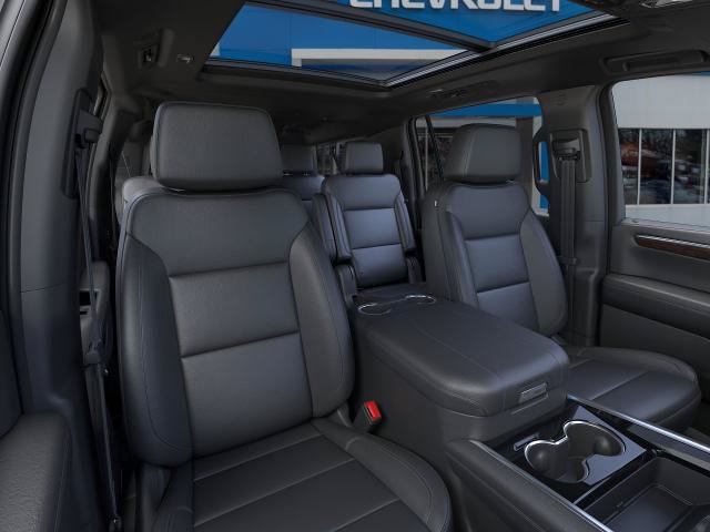 New 2027 Chevrolet Suburban LT w/ Comfort Package AWD/4WD image 16