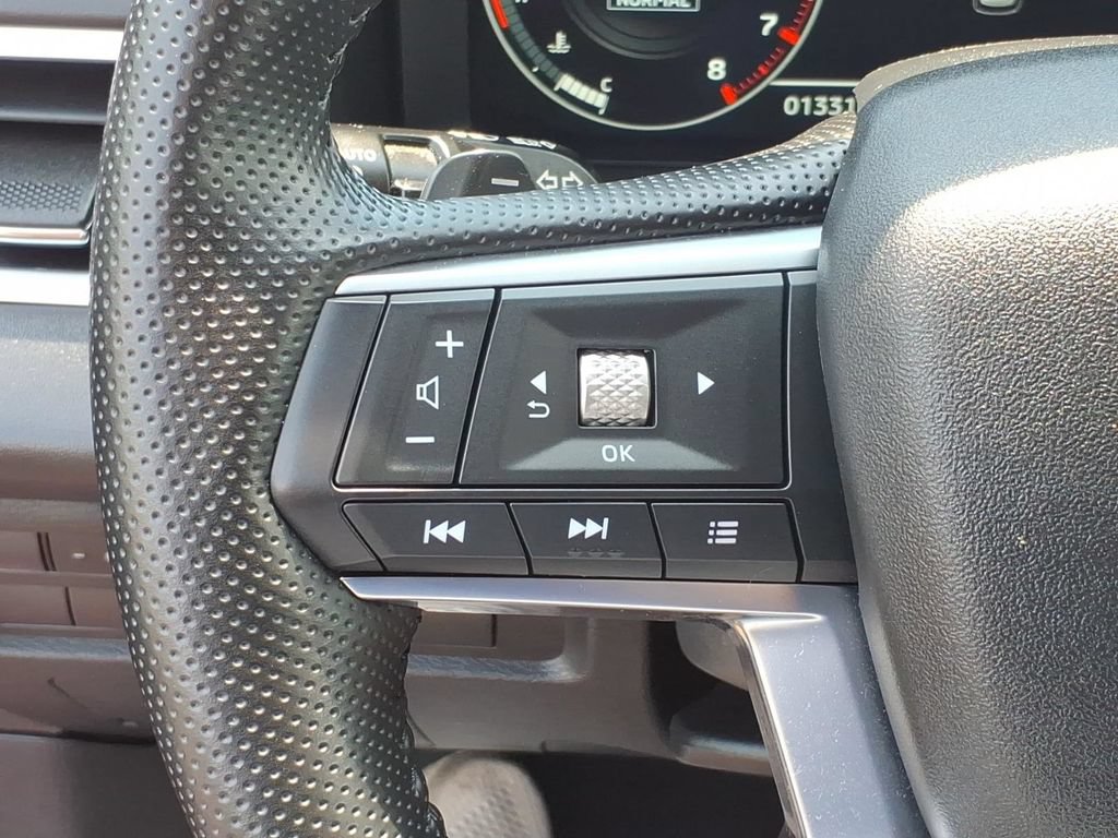 Used 2024 Mitsubishi Outlander SEL AWD/4WD image 17