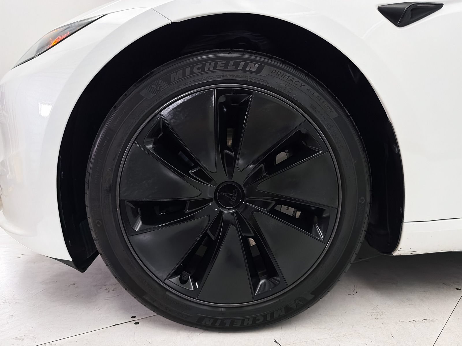 Used 2024 Tesla Model 3 Standard Range RWD image 13
