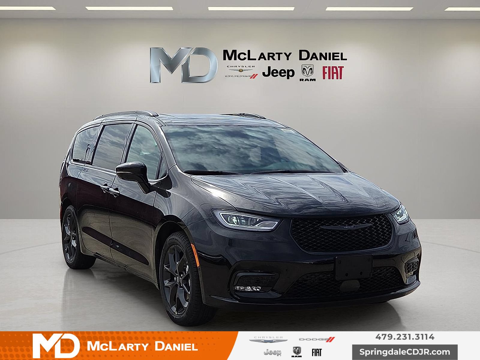 New 2026 Chrysler Pacifica Select w/ S Appearance Package FWD image 1
