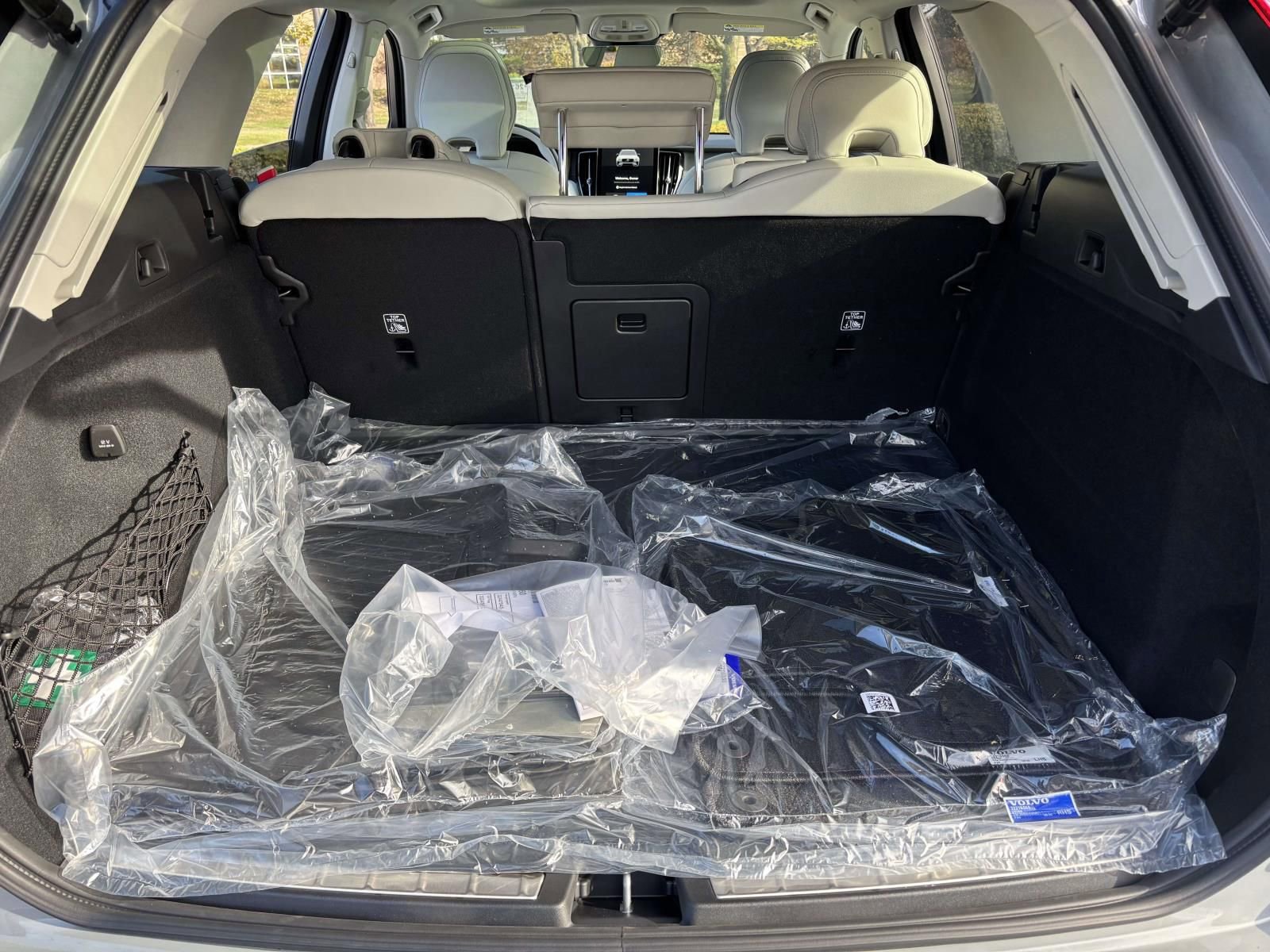 New 2026 Volvo XC60 B5 Ultra w/ Protection Package Premier image 9