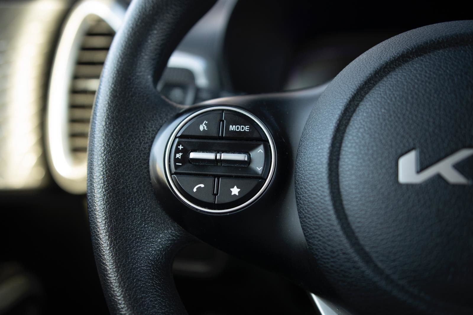 Used 2023 Kia Soul LX FWD image 6