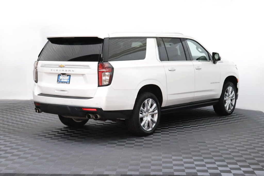 Certified 2022 Chevrolet Suburban High Country AWD/4WD image 8