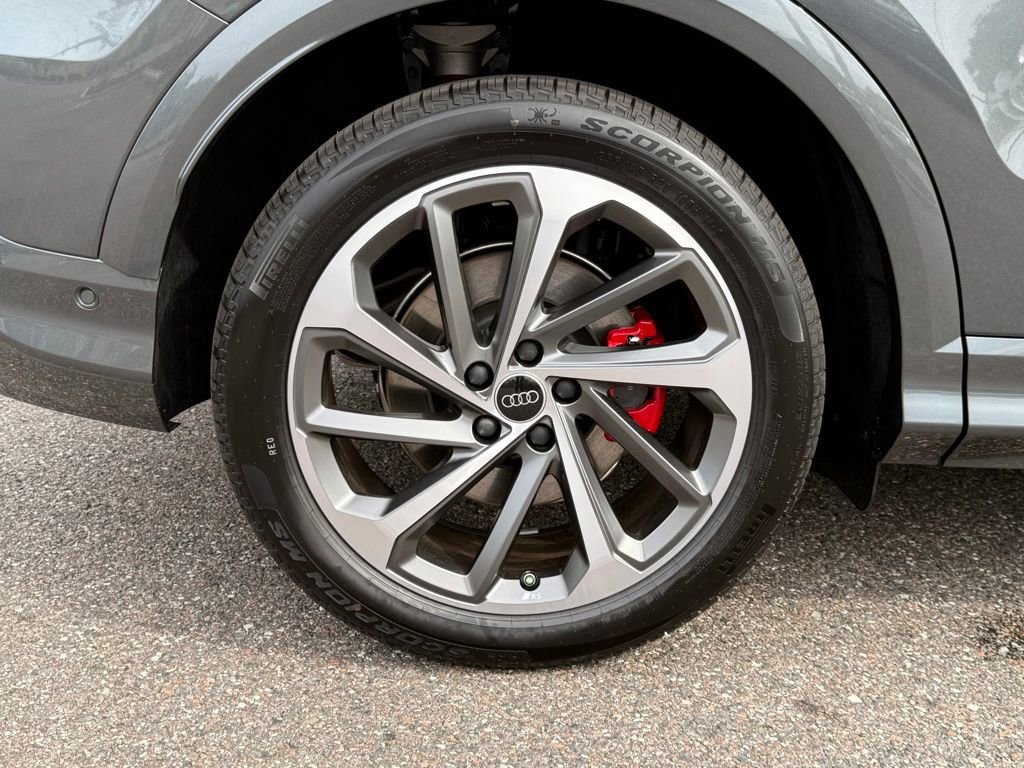 New 2025 Audi SQ5 Prestige image 53