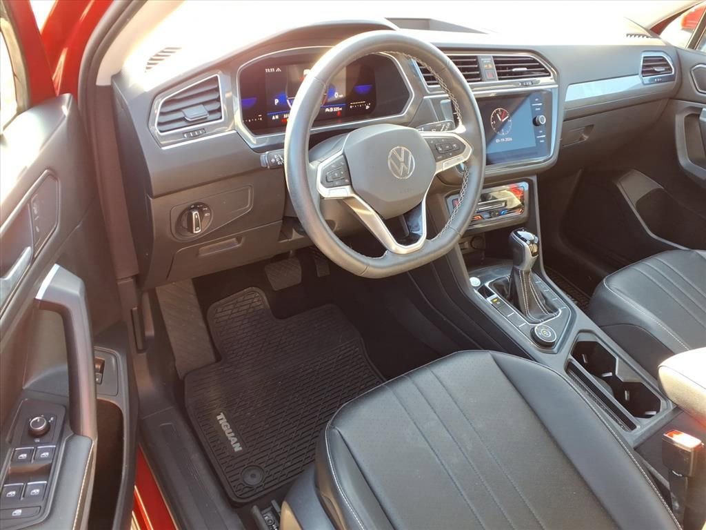 Used 2022 Volkswagen Tiguan SE image 14