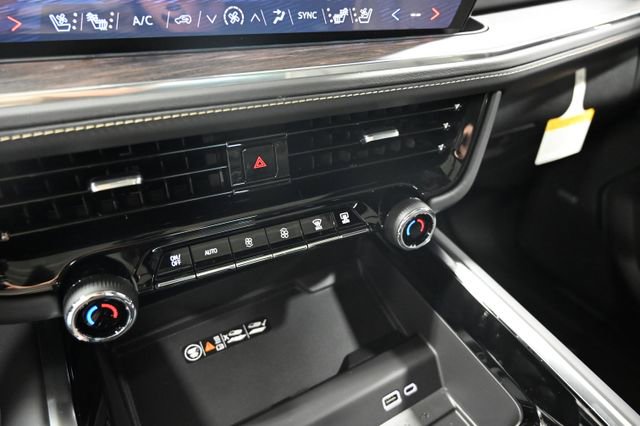 New 2026 Chevrolet Suburban Premier AWD/4WD image 19