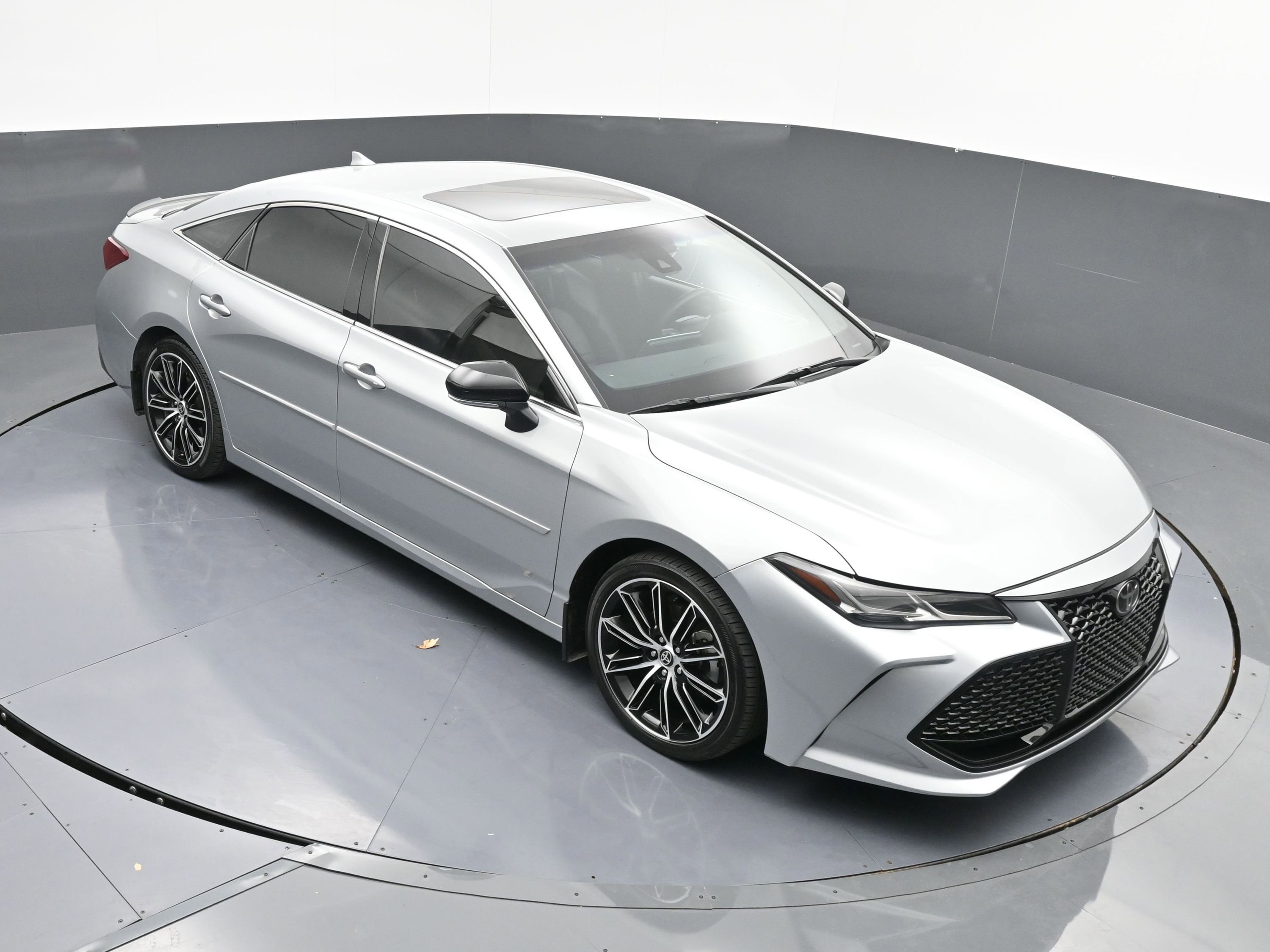 Used 2022 Toyota Avalon Touring image 36