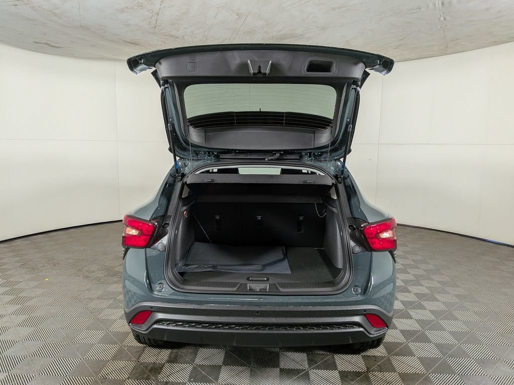 New 2026 Chevrolet Trax LT w/ Driver Confidence Package FWD image 9