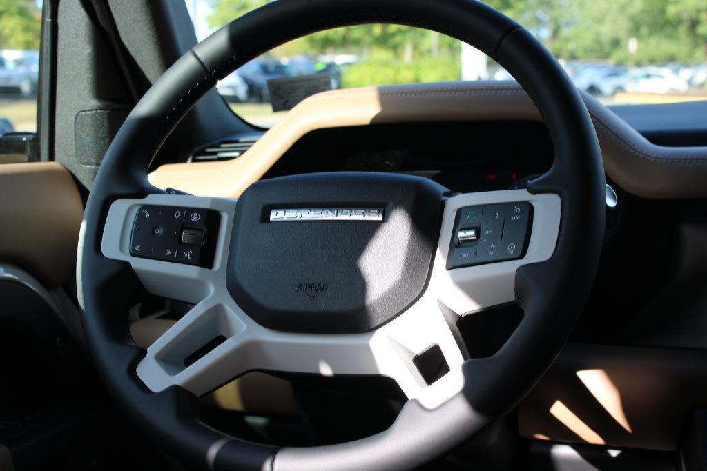 New 2026 Land Rover Defender 110 X-Dynamic SE AWD/4WD image 13