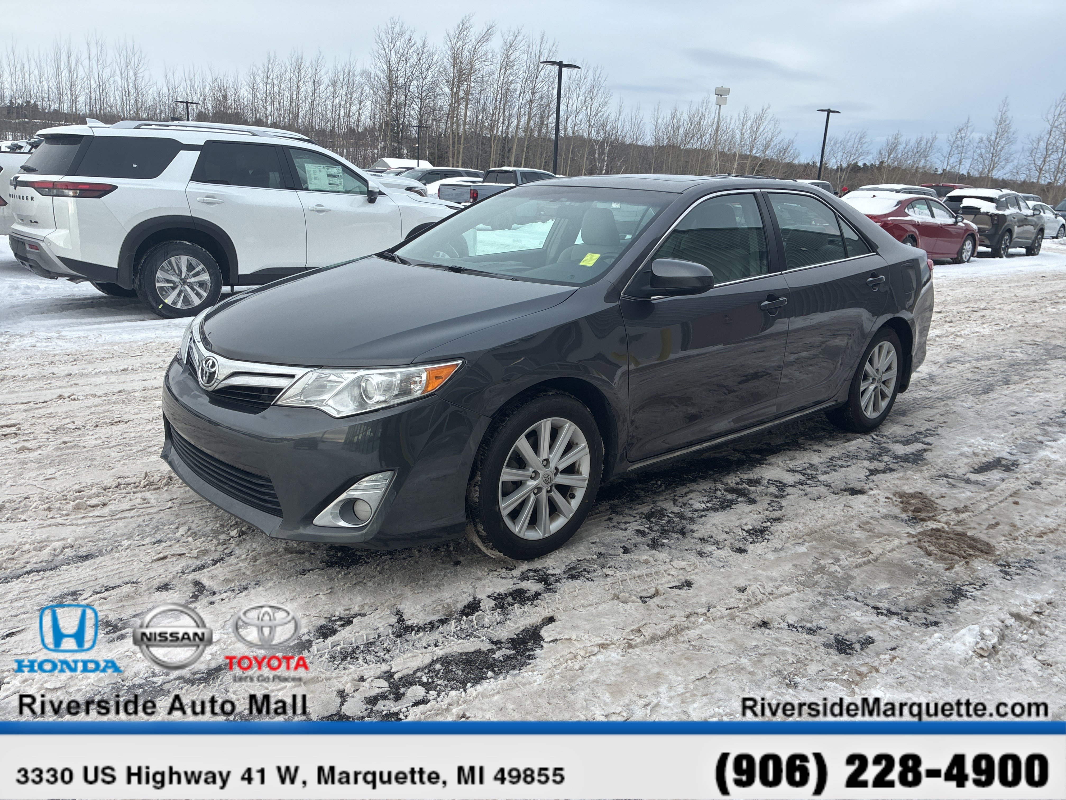 Used 2014 Toyota Camry SE image 3