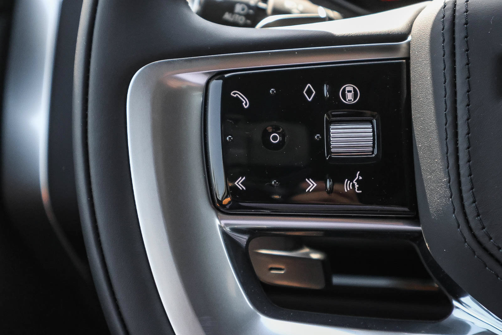 New 2026 Land Rover Range Rover SE AWD/4WD image 29