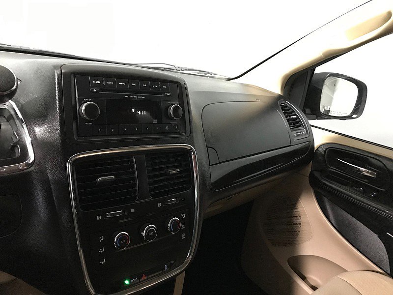 Used 2014 Dodge Grand Caravan American Value Package FWD image 25