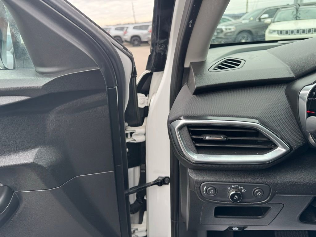 Used 2023 Chevrolet TrailBlazer LT w/ Convenience Package image 12