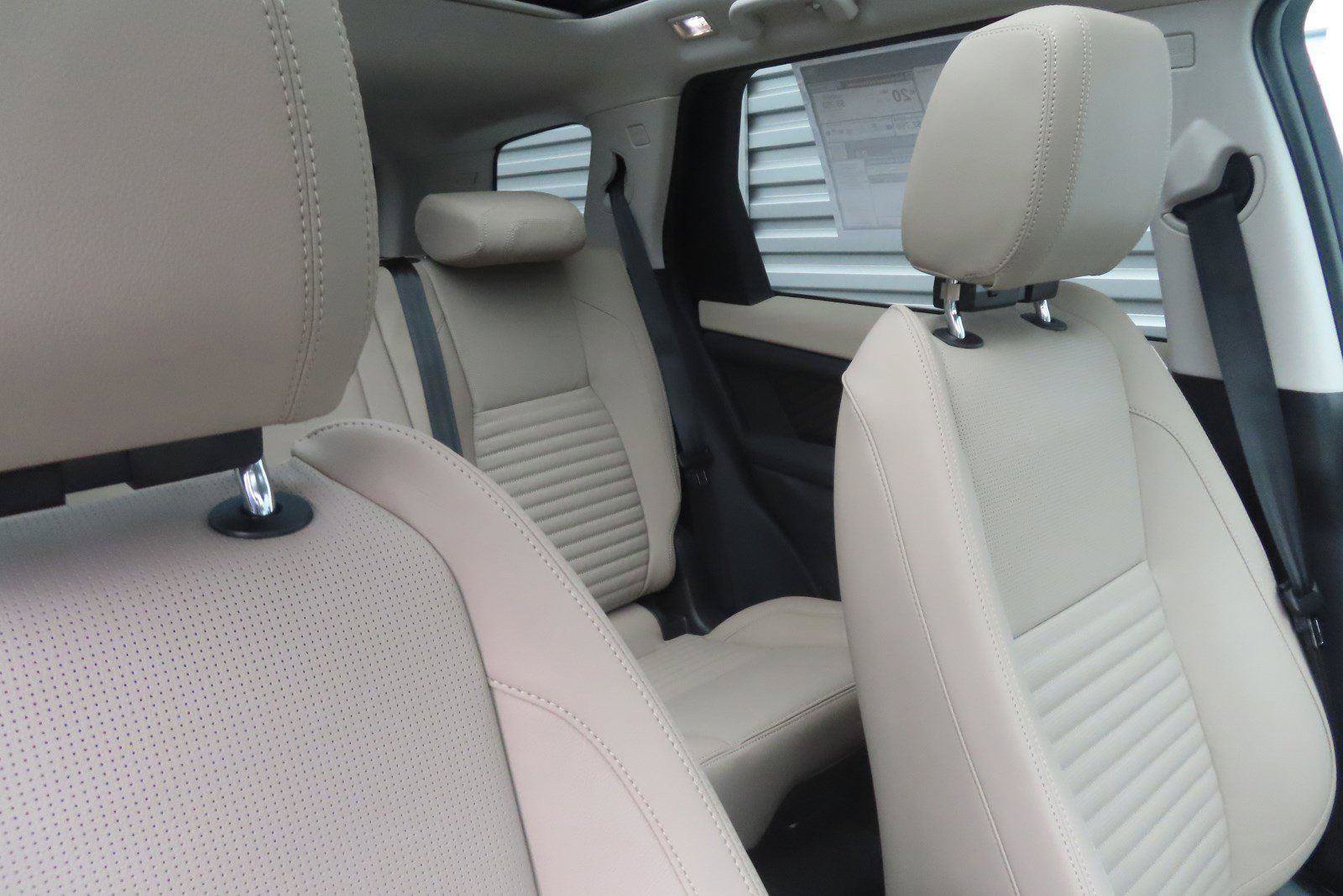 Used 2023 Land Rover Discovery Sport S AWD/4WD image 4